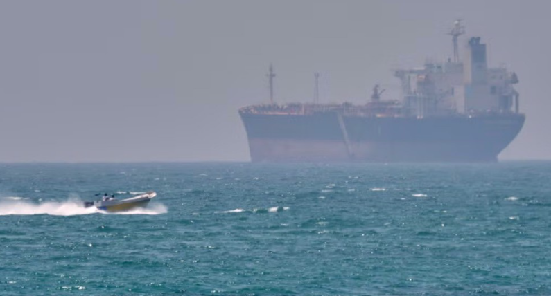 Kapal Tanker Jepang Diizinkan Iran Lewati Selat Hormuz